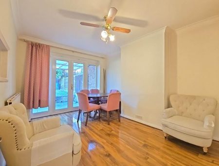 5 bedroom semi-detached house to rent - Photo 2