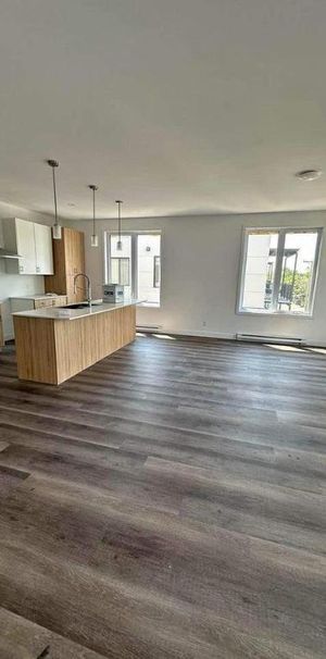 5 1/2 style condo à louer - Photo 1