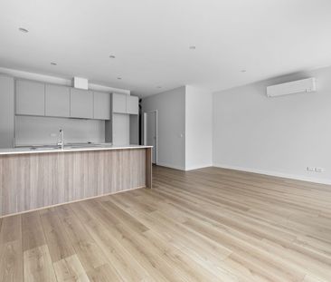 19 Dobright St, Truganina, Vic 3029 - Photo 2