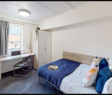 Room in a Shared Flat, Lower Chatham Street, M1 - Photo 3