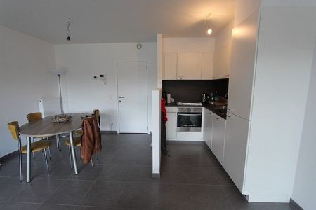 Gelijkvloers nieuwbouwappartement te Ieper met één slpkmr en autostaanplaats - Photo 5