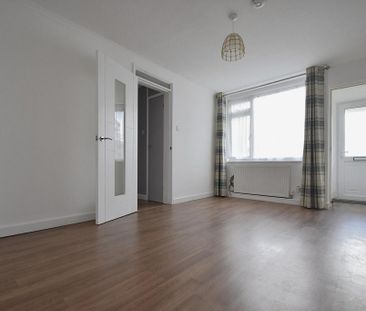 2 bedroom block of apartments to rent - Photo 1