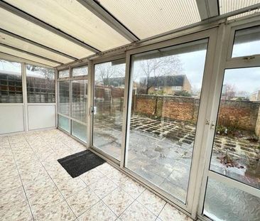 4 bedroom semi-detached house to rent - Photo 6