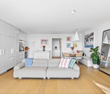 Architecturally Re-Designed Apartment with Northern Harbour Views - Photo 1