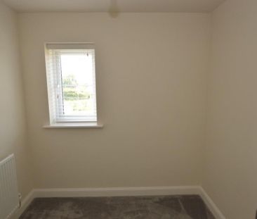 3 bedroom detached house to rent - Photo 2