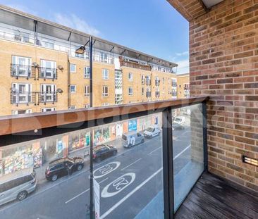 spacious 1 bedroom property within a modern development close to Angel - Photo 3