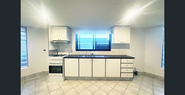 Renovated Studio with Spacious Courtyard - Photo 1