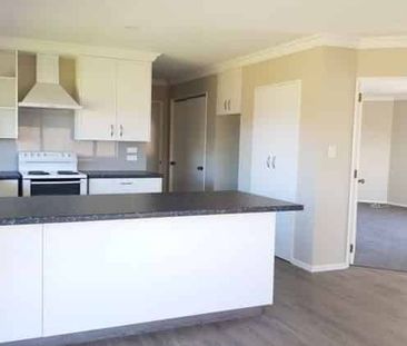 City Centre - 3 Bedrooms - Photo 2