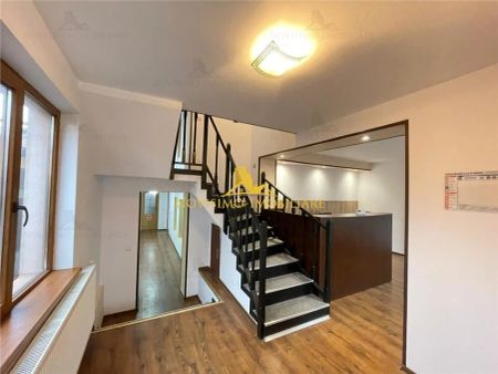NOVISIMO-IMOBILIARE: VILA DE INCHIRIAT IN ZONA CENTRALA - Fotografie 3