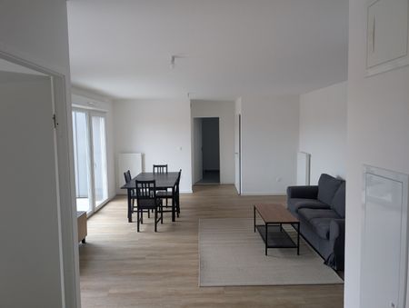 Location Appartement 3 pièces 70m² ARMENTIERES 59280 - Photo 3