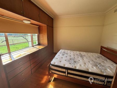 4 BED HOME WITH RURAL OUTLOOK - Photo 4