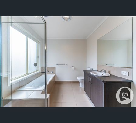 2/7 Rosewood Mews, Golden Square, Vic 3555 - Photo 1
