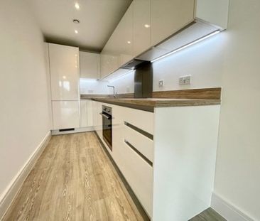 WestCliff Road, Bournemouth - Photo 4