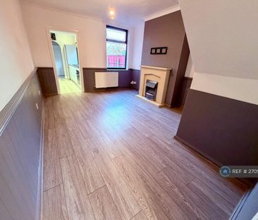 3 bedroom semi-detached house to rent - Photo 4