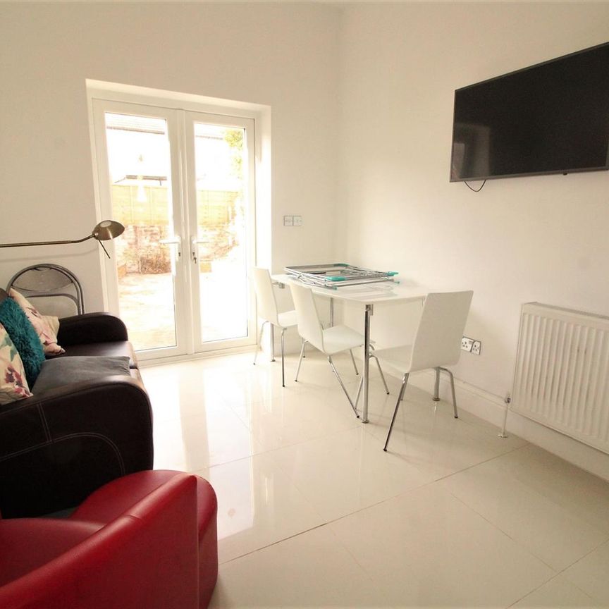 House - Terraced For Rent Manners Road, Southsea - Photo 1