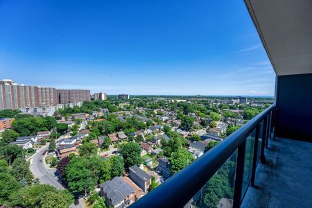 Large, Luxurious, Completely Renovated Large Two Bed Apartment in East York - Photo 5