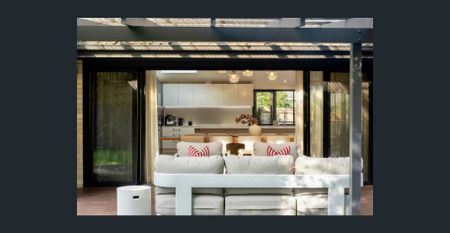 Resort Style Family Haven - 5 Bedrooms Plus Home Office - Photo 4