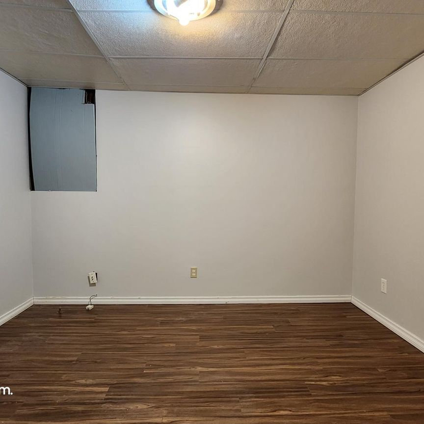 615 Kent Avenue-basement suite - Photo 1