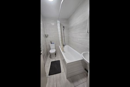 2 Bed Flat, Barrington Road, E12 - Photo 5