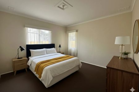 Beautifully updated and comfortable home - Photo 2