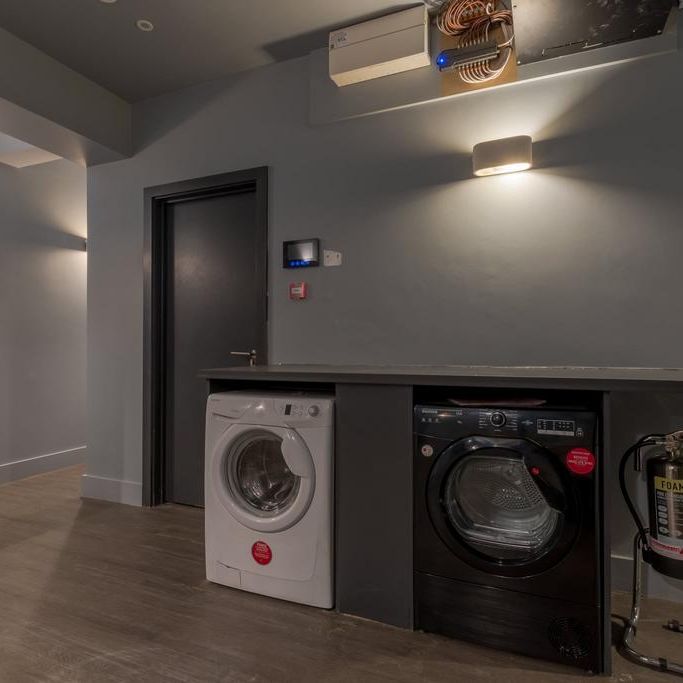 1 bedroom in a house share to rent - Photo 1