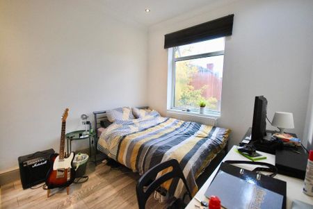 5 bedroom terraced house to rent - Photo 2