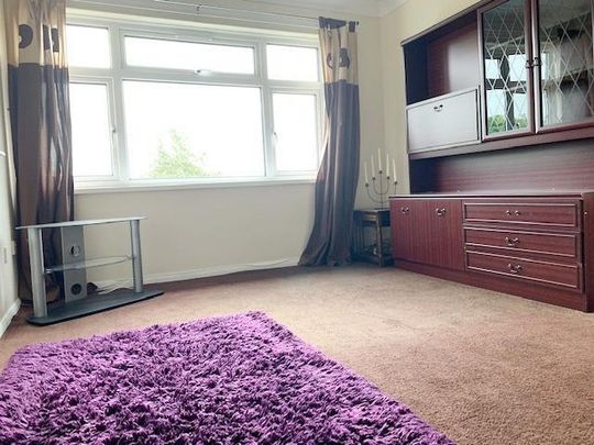 Pratt Avenue, Peterborough - Photo 1