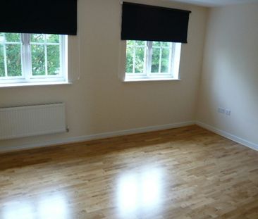 Terraced House to rent on - Photo 5
