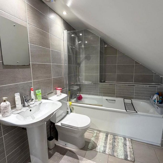 5 bedroom detached house to rent - Photo 1