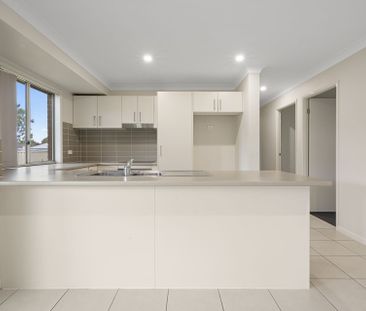 Spacious waterside living in Trinity Point Estate - Photo 4