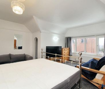 3 bedroom maisonette to rent - Photo 4