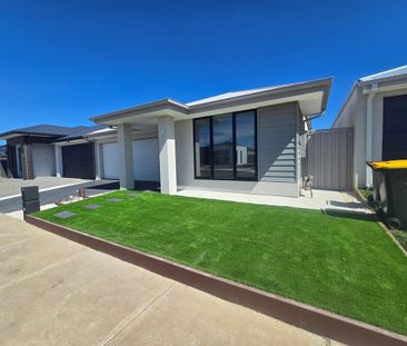Brand New Classic 3Br Home in Tarneit! - Photo 3