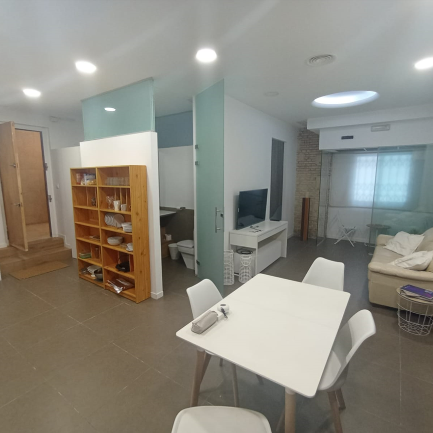 Planta baja de alquiler en De Suècia, Exposició - Photo 1