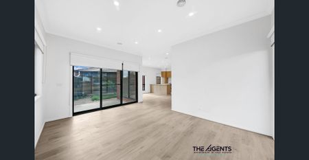 **For Lease: Modern Townhouse in Prime Truganina Location!** - Photo 2