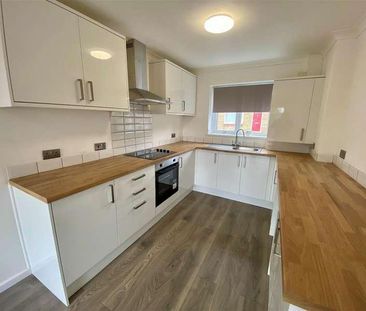 Robins Hill, Brackla, Bridgend County Borough, CF31 - Photo 3