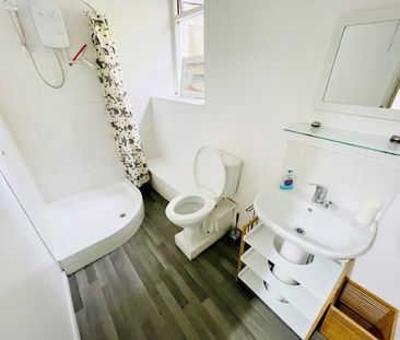 Cardiff Road, Troedyrhiw, MERTHYR TYDFIL - Photo 4