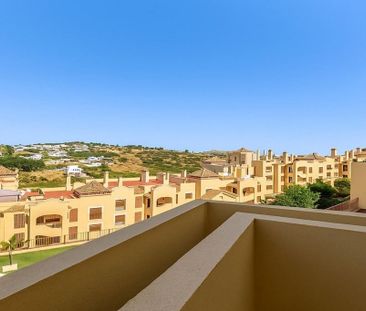 3 room luxury Flat for rent in Estepona, Andalusia - Photo 1