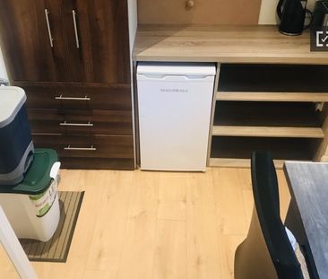 Room in 3-bedroom apartment in Cabra, Dublin - Photo 6