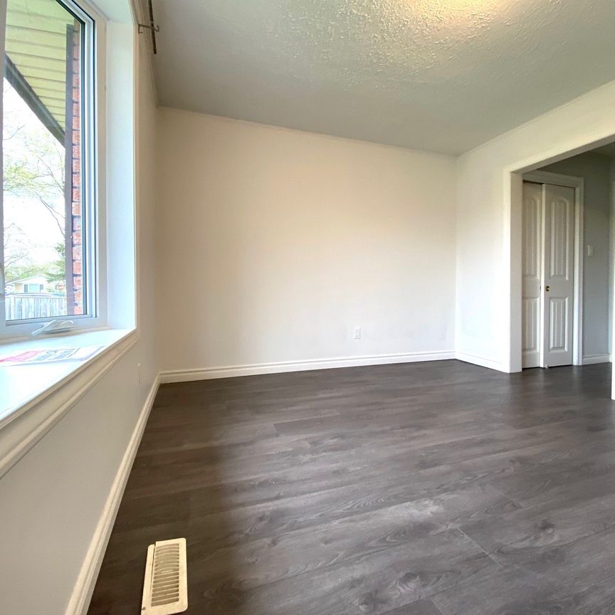 For Lease - 6986 Centennial Street, Niagara Falls, Ontario - Photo 1