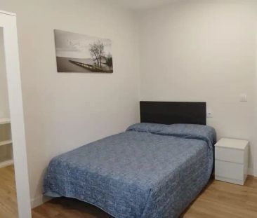 Oviedo - Photo 2