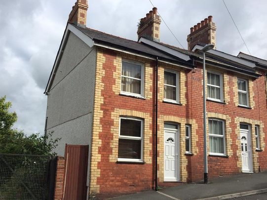 2 bedroom end of terrace house to rent - Photo 1