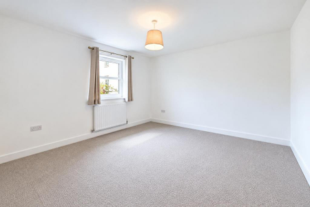 2 bedroom townhouse to rent - Photo 2