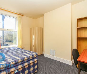 4 bed Semi-Detached House for Rent - Photo 6