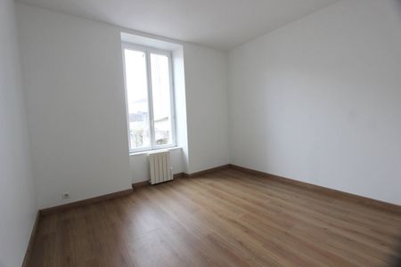 UN TYPE 2, PROCHE DE L’EMBARCADÈRE DE LOCMARIA. - Photo 3