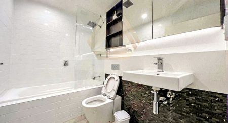 Stylish 2-Bedroom Apartment in the Heart of Erskineville - Photo 5