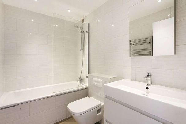 A spacious 2 bedroom apartment superbly located close to Marylebone High Street. - Photo 1