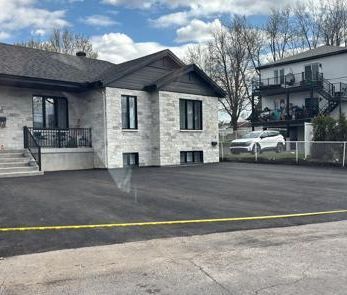 ✨🏡 Grand 4 1/2 - Haut de Duplex – Clé en main & semi-meublée 🏡✨ - Photo 1