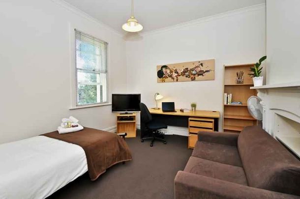 Room 6 (Non Ensuite) - Photo 1