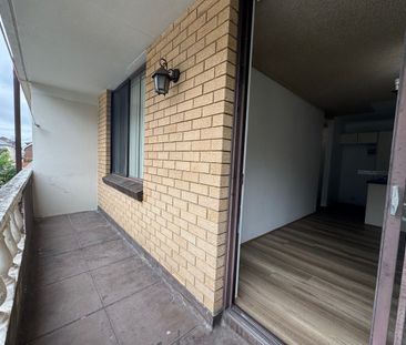 New flooring + freshly painted! - Photo 4