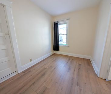 Newly Renovated 2-Bedroom Unit with Sun Room in Welland! - Photo 5